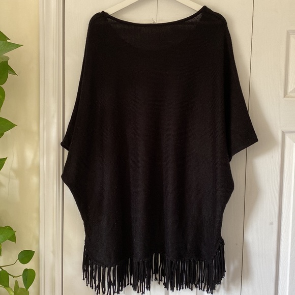 NY long fringed pullover sleeved cape black boho festival hippie fringe - Picture 3 of 11